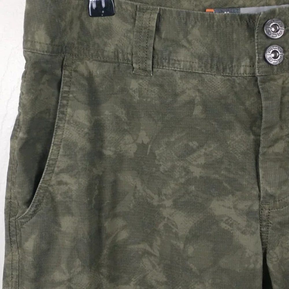 Nike ACG Capri Pants Size 8 Green Camo Cargo Hiking Athletic * - Picture 6 of 14